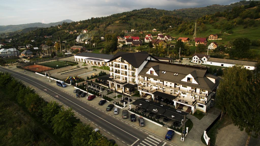 Hotel Gabriela Viseu de Sus Exterior photo